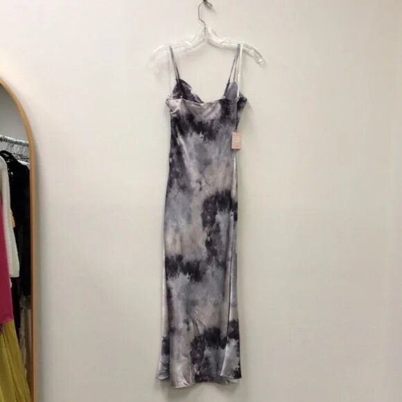 SUPERDOWN Krystal Slit Maxi Dress in Grey Tie Dye - Picture 7 of 7